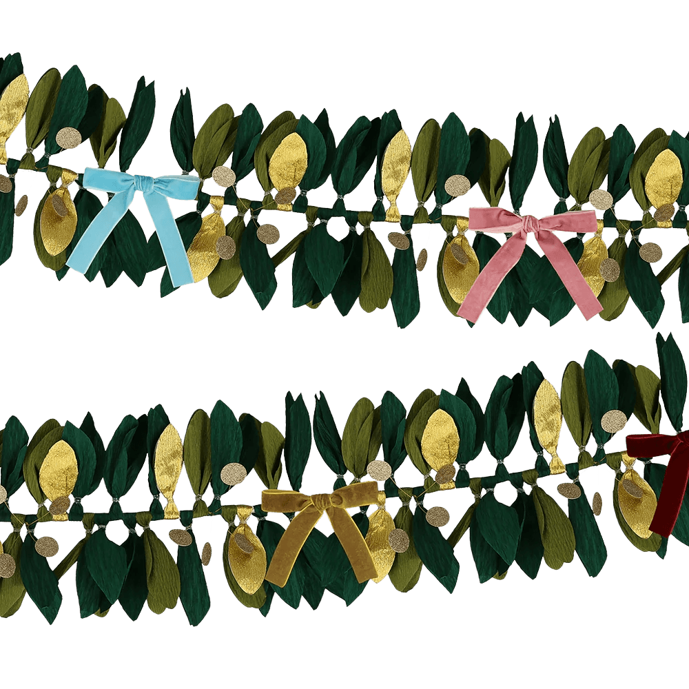 Paper Festive Foliage Garland - Media 1